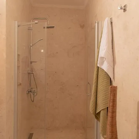 Otel Izz Getaway - Adults Only