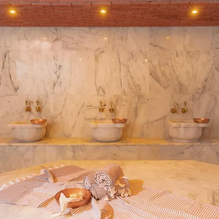 Otel Izz Getaway - Adults Only
